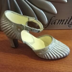 Just the Right Shoe Sunray 1999 Miniature Shoe 25097 Raine Willette Designs